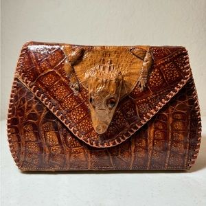 Alligator Clutch